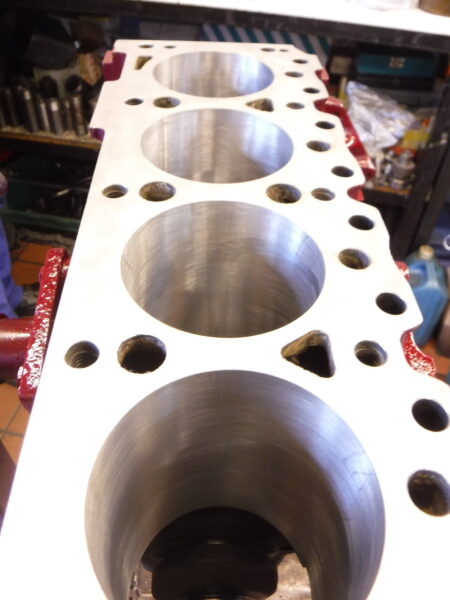 HANGAR 111 – Lotus Performance