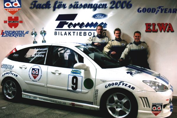 HANGAR 111 – Lotus Performance