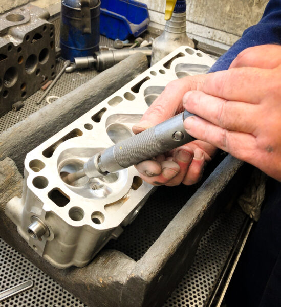 HANGAR 111 – Lotus Performance