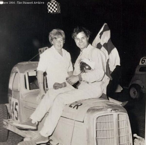 HANGAR 111 – Lotus Performance