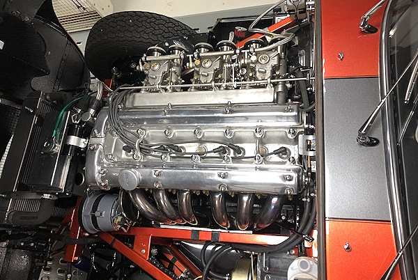 HANGAR 111 – Lotus Performance