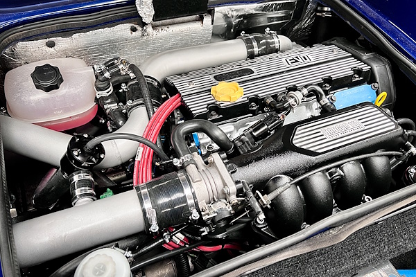 HANGAR 111 – Lotus Performance