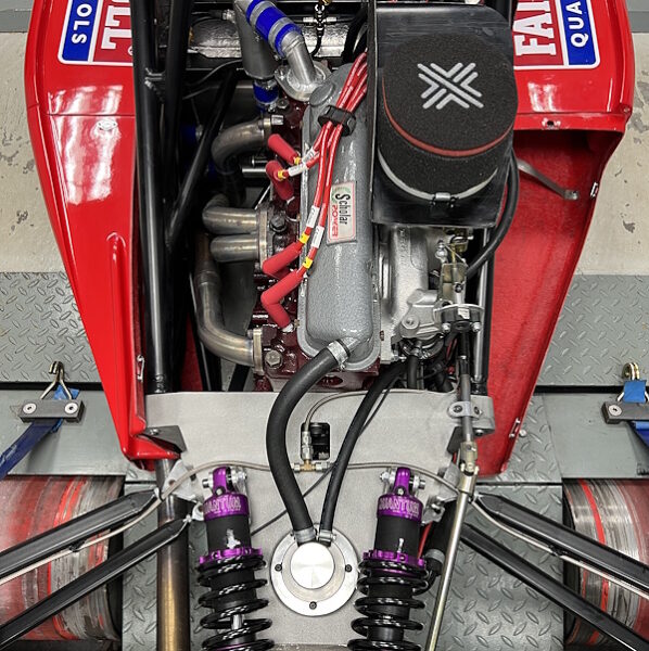 HANGAR 111 – Lotus Performance