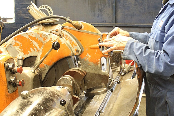 HANGAR 111 – Lotus Performance