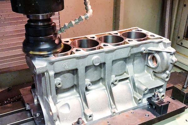 HANGAR 111 – Lotus Performance